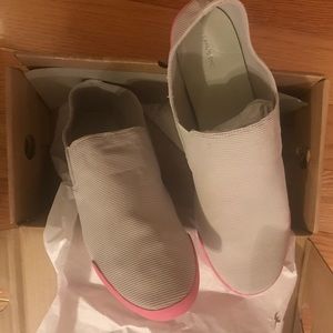 Lands End size 11 W stretchy slip on 👟